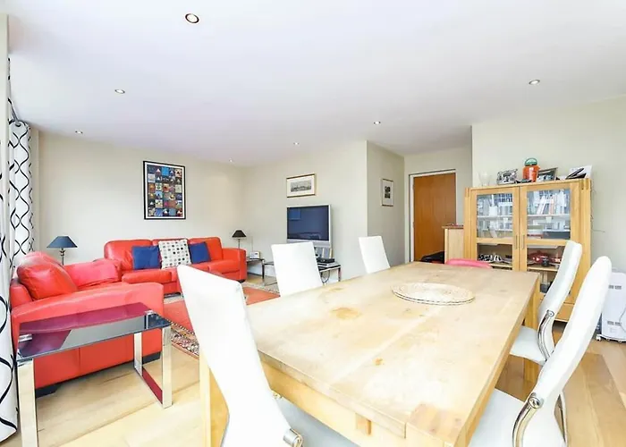 Central West End & Theatre-Land 2 Beds & 2 Baths